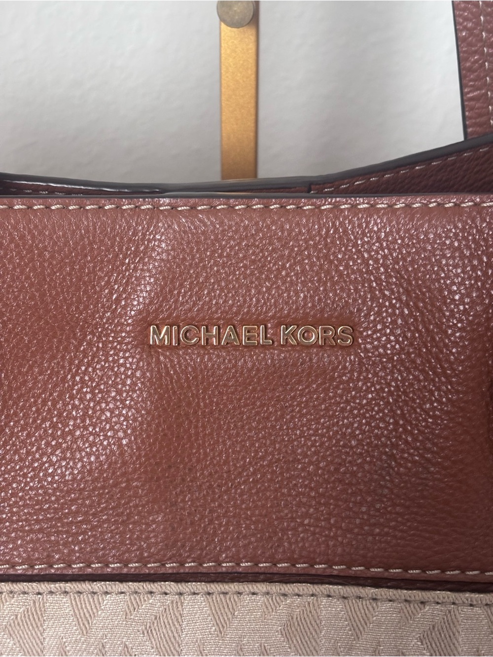 Michael Kors Signatire Marina Large Drawstring Brown & Cream Tote Bag - Picture 4 of 14